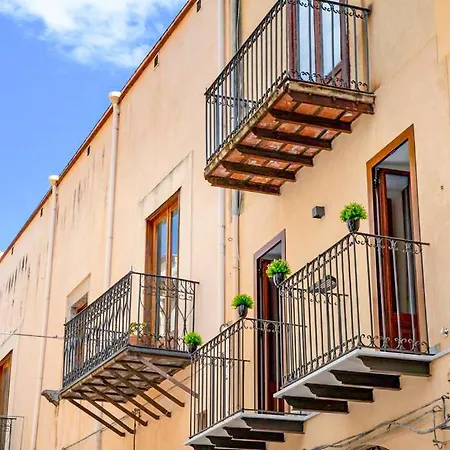 Casa Sul Corso Cefalu